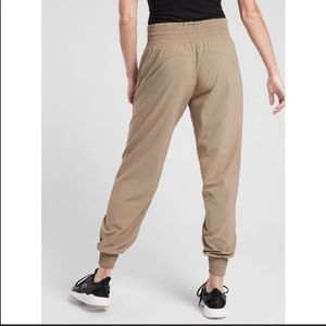 Athleta Camden Jogger Sz 2